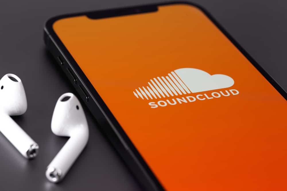 SoundCloud App With AirPods