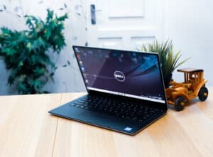 where is the microphone on a dell laptop